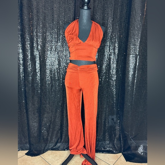 Rust/Orange two piece pants suit - Crop Top - Super Stretch - Picture 2 of 3